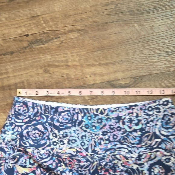 Slender Shaped Blue Multi-Colored Skort With Built- In Slimming Size Med - Picture 6 of 9